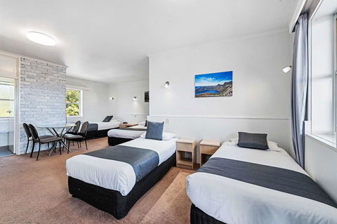 Coach House Launceston - C Tourism 7