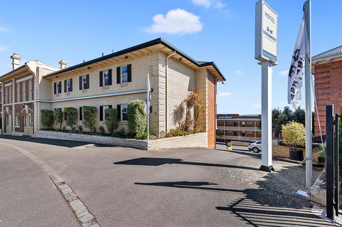 Coach House Launceston - C Tourism 0