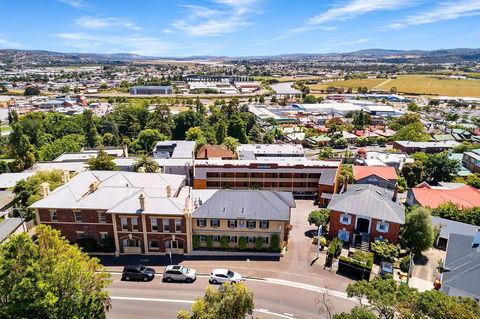 Coach House Launceston - C Tourism 30
