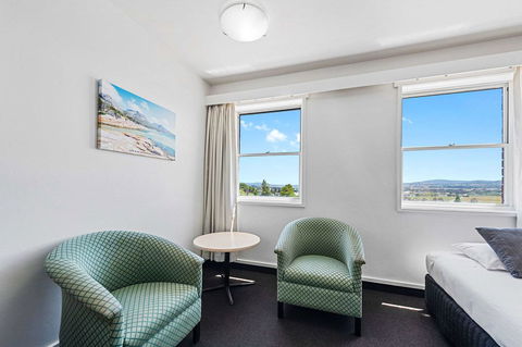 Coach House Launceston - C Tourism 18