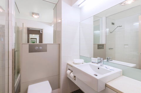 Best Western Plus Launceston - C Tourism 4