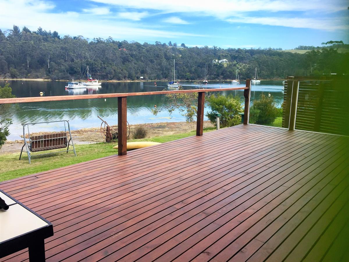 Barnes Bay TAS C Tourism