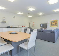 4 Bedroom House - Hobart CBD - Free Parking - C Tourism