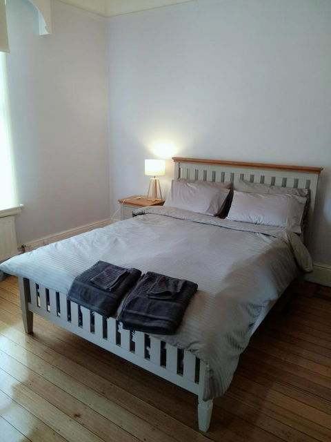 Riverbank Villa - C Tourism 13