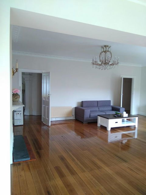 Riverbank Villa - C Tourism 18