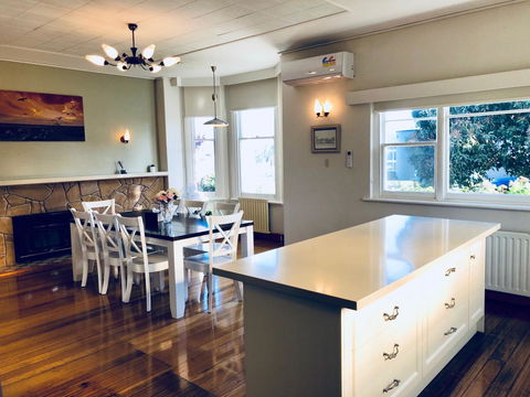 Riverbank Villa - C Tourism 4