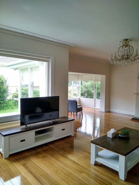 Riverbank Villa - C Tourism 19