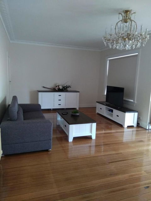 Riverbank Villa - C Tourism 21