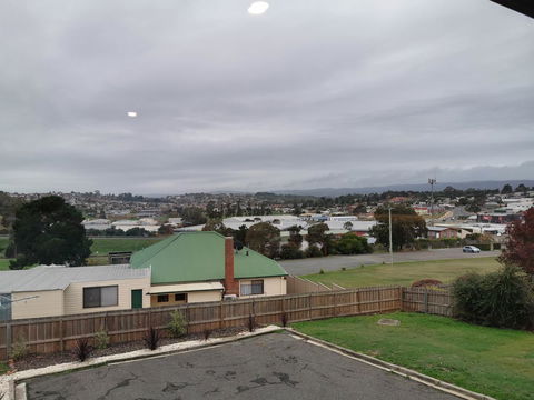 Youngtown Executive Apartments - 2BR Included, Free Parking & Wifi, Sofa Bed & Cot Fee Applies - C Tourism 21
