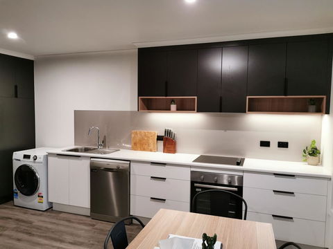 Youngtown Executive Apartments - 2BR Included, Free Parking & Wifi, Sofa Bed & Cot Fee Applies - C Tourism 1