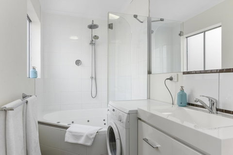 Trinity Hill Apartments - C Tourism 2