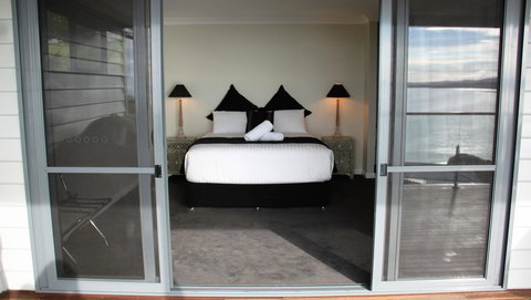 SEA EAGLE COTTAGE Amazing Views Of Bay Of Fires - C Tourism 8