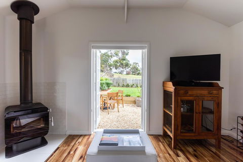 A Cottage In Richmond - C Tourism 4