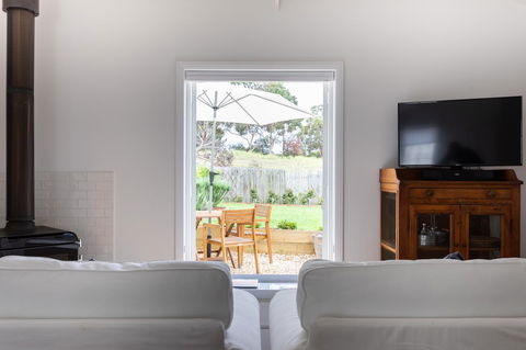 A Cottage In Richmond - C Tourism 0
