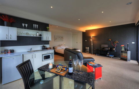 Sheer Pleasure Accommodation - C Tourism 0