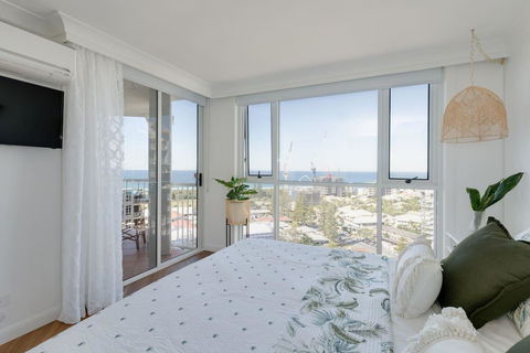 NEW Beautiful 1 Bedroom Beach Views Broadbeach - C Tourism 0