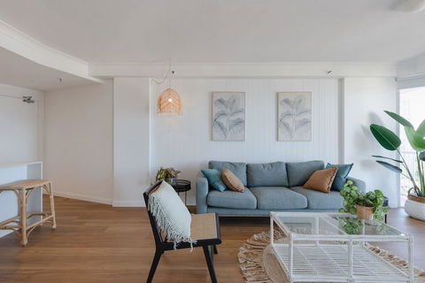 NEW Beautiful 1 Bedroom Beach Views Broadbeach - C Tourism 1