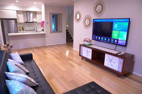 New Comfort House Near Box Hill - C Tourism 1