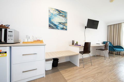 New England Motor Lodge - C Tourism 2