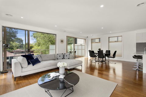 NEW Inner Melb Luxury Modern Grand Holiday House - Great Location, Wifi, Parking - C Tourism 1