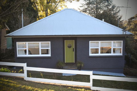 NEW Winston Cottage Leura Views & Location - C Tourism 0