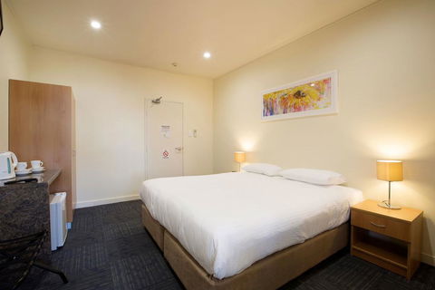 Nightcap At High Flyer Hotel - C Tourism 1