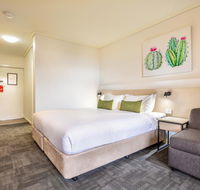 Nightcap at Shoppingtown Hotel - C Tourism