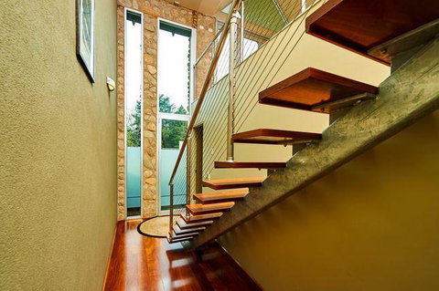 No.6 - Luxury Private Haven In The Heart Of Bright - C Tourism 1