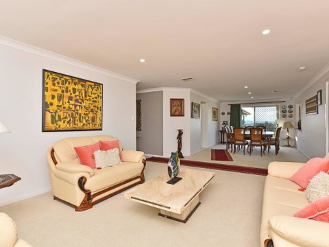Noble Willow Estate Lovedale. Super Spacious, With Views And Pool - C Tourism 3