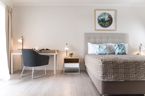 Noosa Heads Motel - C Tourism 0