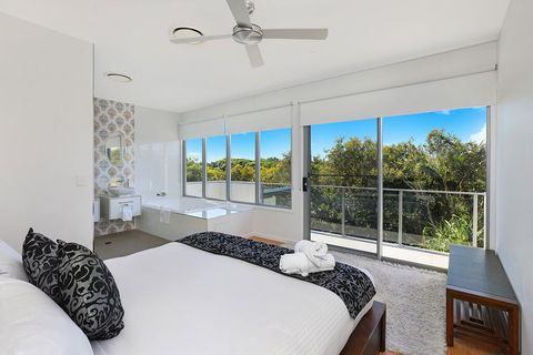NORTHSHOR- ULTIMATE BEACH HOUSE - C Tourism 2
