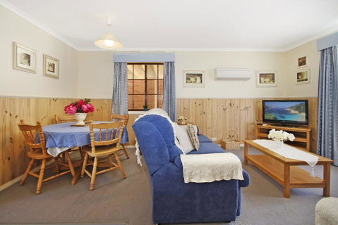 Oak Cottage - Tudor Village Unit 5 - C Tourism 1
