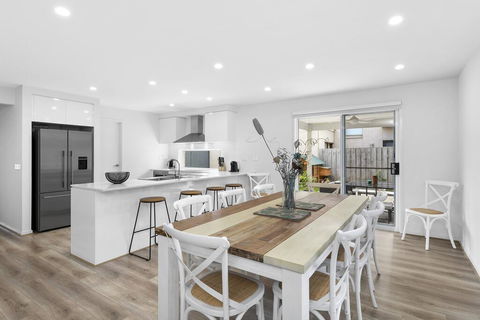 OCEAN BREEZE Family Home - C Tourism 1
