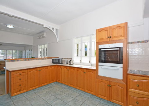 Ocean Breeze Hervey Bay - C Tourism 1