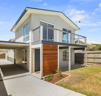Ocean Chill 10 Minutes Drive to Phillip Island Pet Friendly Family Home Sleeps 8 - C Tourism