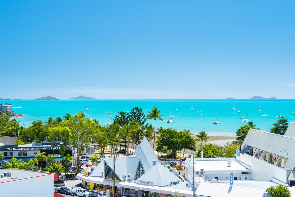 Airlie Beach QLD C Tourism