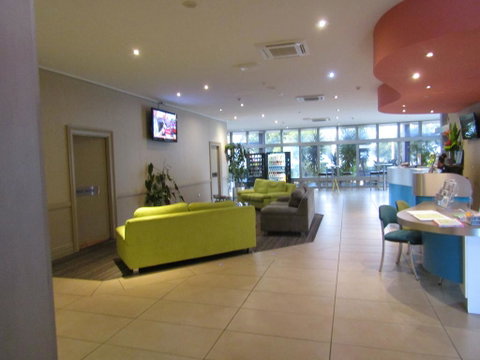 Ocean View Studios 75 The Strand, Free Fast Wifi/Foxtel - C Tourism 2