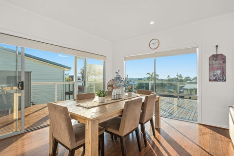 Oceans Eight - C Tourism 3