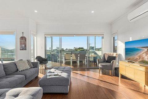 Oceans Eight - C Tourism 2