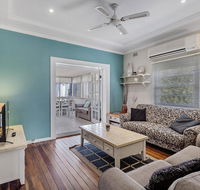 Oscars Pet Friendly Beach House 14 Tomaree Road - C Tourism