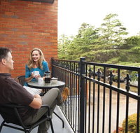 Oxley Court Serviced Apartments - C Tourism