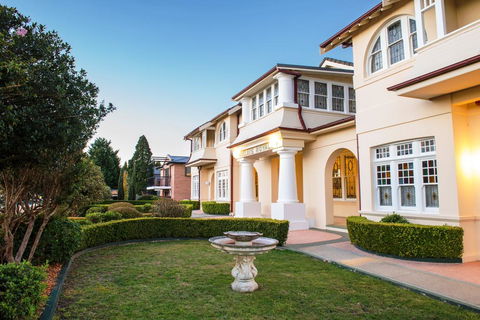 Palais Royale - C Tourism 0