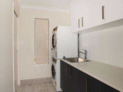 Palm 95 - Modern 4 BDRM Home With Pool - C Tourism 3