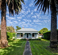 Palm Cottage - Pet Friendly Victorian Cottage - C Tourism