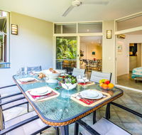 Palm Cove Holiday Apartment - C Tourism