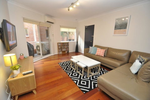Parramatta Self-Contained Two-Bedroom Apartment (4LEN) - C Tourism 0