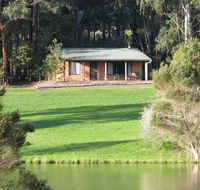 Pemberton Lake View Chalets - C Tourism