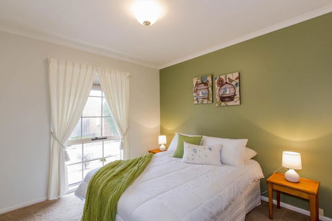 PERFECT ON PYMBLE AVE - C Tourism 1