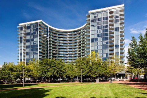 Perfectly Located Modern Apartment - Canberra CBD - C Tourism 2