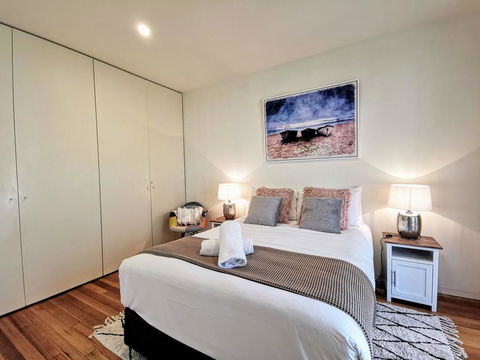 Phoenix Apartments - C Tourism 3